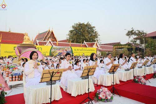 ภาพ No.294362:วันที่ 14 มกราคม พ.ศ. 2569 พิธีตักบาตรพระธรรมยาตรา ณ วัดสองพี่น้อง ต.ต้นตาล อ.สองพี่น้อง จ.สุพรรณบุรี ในโครงการธรรมยาตรา กตัญญูบูชา มหาปูชนียาจารย์ พระมงคลเทพมุนี(สด จนฺทสโร) พระผู้ปราบมาร อนุสรณ์สถาน 7 แห่ง ปีที่ 14
