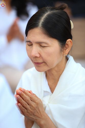 ภาพ No.289249:วันที่ 7 มกราคม พ.ศ. 2569 พิธีตักบาตรพระธรรมยาตรา ณ อนุสรณ์สถานลำดับที่ 1 สถานที่เกิดด้วยรูปกายเนื้อ อนุสรณ์สถานมหาวิหารพระมงคลเทพมุนี (โลตัสแลนด์) อ.สองพี่น้อง จ.สุพรรณบุรี ในโครงการธรรมยาตรา กตัญญูบูชา มหาปูชนียาจารย์ พระมงคลเทพมุนี(สด จนฺทสโร) พระผู้ป