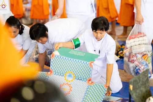 ภาพ No.345478:วันพฤหัสบดีที่ 27 สิงหาคม พ.ศ.2569 พิธีตักบาตรในวันธรรมชัย ณ สภาธรรมกายสากล วัดพระธรรมกาย ปทุมธานี