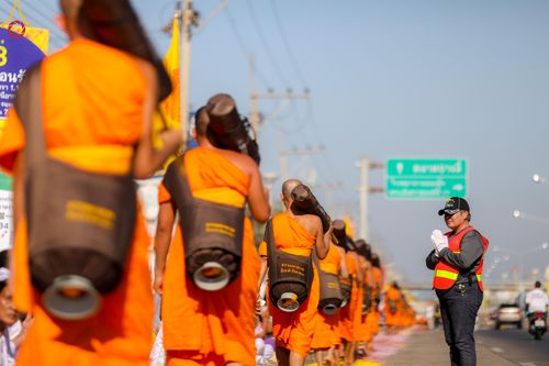 ภาพ No.105989:V.2 ทุ่มเท การเตรียมงาน เก็บงาน การรับบุญของเจ้าหน้าที่หน่วยงานต่างๆ เพื่อโครงการธรรมยาตรา กตัญญูบูชามหาปูชนียาจารย์ พระมงคลเทพมุนี (สด จนฺทสโร) พระผู้ปราบมาร อนุสรณ์สถาน 7 แห่ง ปีที่ 12 ระหว่างวันที่ 2 - 31 มกราคม พ.ศ.2567