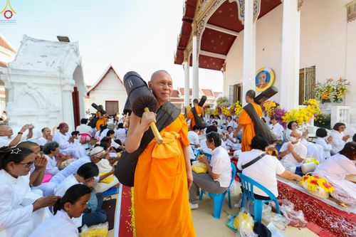 ภาพ No.295236:วันที่ 16 มกราคม พ.ศ. 2569 พิธีต้อนรับพระธรรมยาตรา อนุสรณ์สถานลำดับที่ 4 (ภาพชุดที่ 2) สถานที่เกิดด้วยกายธรรม ณ วัดโบสถ์บน ต.บางคูเวียง จ.นนทบุรี ในโครงการธรรมยาตรา กตัญญูบูชา มหาปูชนียาจารย์ พระมงคลเทพมุนี(สด จนฺทสโร) พระผู้ปราบมาร อนุสรณ์สถาน 7 แห่ง ปี