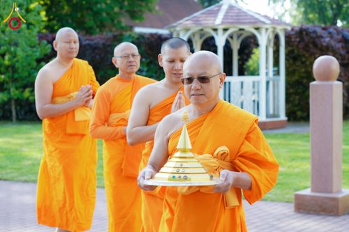 ภาพ No.328686:วันอาทิตย์ที่ 10 พฤษภาคม พ.ศ. 2569 พิธีสักการะพระบรมสารีริกธาตุ ณ วัดพระธรรมกายเบลเยียม