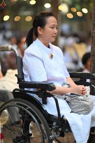 ภาพ No.289119:วันที่ 6 มกราคม พ.ศ. 2569 พิธีจุดประทีปถวายเป็นพุทธบูชา และบูชาธรรมมหาปูชนียาจารย์ ณ อนุสรณ์สถานมหาวิหารพระมงคลเทพมุนี (โลตัสแลนด์) อ.สองพี่น้อง จ.สุพรรณบุรี ในโครงการธรรมยาตรา กตัญญูบูชา มหาปูชนียาจารย์ พระมงคลเทพมุนี(สด จนฺทสโร) พระผู้ปราบมาร อนุสรณ์สถ