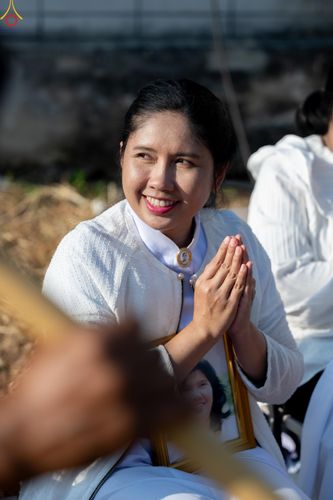 ภาพ No.295142:วันที่ 14 มกราคม พ.ศ. 2569 พิธีต้อนรับพระธรรมยาตรา อนุสรณ์สถานลำดับที่ 4  สถานที่เกิดด้วยกายธรรม ณ วัดโบสถ์บน ต.บางคูเวียง จ.นนทบุรี ในโครงการธรรมยาตรา กตัญญูบูชา มหาปูชนียาจารย์ พระมงคลเทพมุนี(สด จนฺทสโร) พระผู้ปราบมาร อนุสรณ์สถาน 7 แห่ง ปีที่ 14