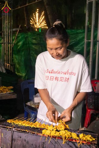 ภาพ No.287968:วันที่ 4 มกราคม พ.ศ. 2569 พิธีถวายภัตตาหารเป็นสังฆทาน แด่พระธรรมยาตรา ในโครงการธรรมยาตรา กตัญญูบูชา มหาปูชนียาจารย์ พระมงคลเทพมุนี(สด จนฺทสโร) พระผู้ปราบมาร อนุสรณ์สถาน 7 แห่ง ปีที่ 14 ณ อนุสรณ์สถานมหาวิหารพระมงคลเทพมุนี (โลตัสแลนด์) อ.สองพี่น้อง จ.สุพรร