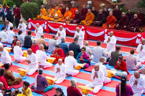 ภาพ No.313423:วันพฤหัสบดีที่ 12 มีนาคม พ.ศ. 2569 พิธีมอบบาตรและผ้าไตรในโครงการบรรพชาสามเณร 500 รูป  ณ นาคบาฮาล (Nagbahal) ประเทศเนปาล