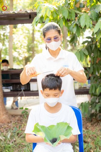 ภาพ No.79265:พิธีตัดปอยผม พิธีขอขมา มอบบาตร-ผ้าไตรนาคธรรมทายาท ในโครงการบรรพชาฟื้นฟูพระพุทธศาสนาทั่วไทย ณ ศูนย์อบรมเยาวชนนครปฐม วันเสาร์ที่ 1 เมษายน พ.ศ.2566