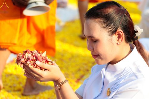 ภาพ No.110618:พิธีต้อนรับพระธรรมยาตรา ในโครงการธรรมยาตรากตัญญูบูชา มหาปูชนียาจารย์ พระมงคลเทพมุนี(สด จนฺทสโร) พระผู้ปราบมาร อนุสรณ์สถาน 7 แห่ง ปีที่ 12 วันที่ 11 มกราคม พ.ศ. 2567 ณ อนุสรณ์สถานลำดับที่ 3 สถานที่เกิดใหม่ในเพศสมณะ วัดสองพี่น้อง จ.สุพรรณบุรี