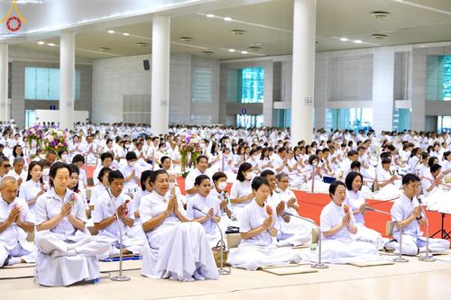 ภาพ No.207463:พิธีตักบาตร และปฏิบัติธรรมช่วงสาย ในวันมาฆบูชา วันพุธที่ 12 กุมภาพันธ์ พ.ศ. 2568 ณ วัดพระธรรมกาย จังหวัดปทุมธานี