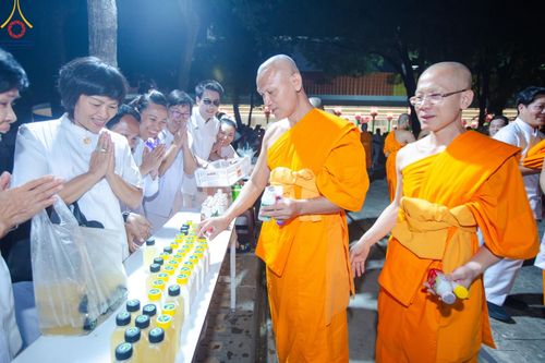 ภาพ No.167932:พิธีทอดกฐิน และ พิธีกรานกฐิน ในวันอาทิตย์ที่ 3 พฤศจิกายน พ.ศ. 2567 ณ วัดพระธรรมกาย จ.ปทุมธานี