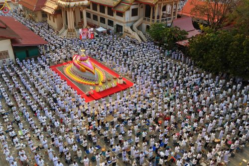 ภาพ No.296861:วันที่ 17 มกราคม พ.ศ. 2569 พิธีจุดประทีปถวายเป็นพุทธบูชา และบูชาธรรมมหาปูชนียาจารย์  ณ วัดโบสถ์บน ต.บางคูเวียง จ.นนทบุรี อนุสรณ์สถานลำดับที่ 4 สถานที่เกิดด้วยกายธรรม ในโครงการธรรมยาตรา กตัญญูบูชา มหาปูชนียาจารย์ พระมงคลเทพมุนี(สด จนฺทสโร) พระผู้ปราบมาร อ