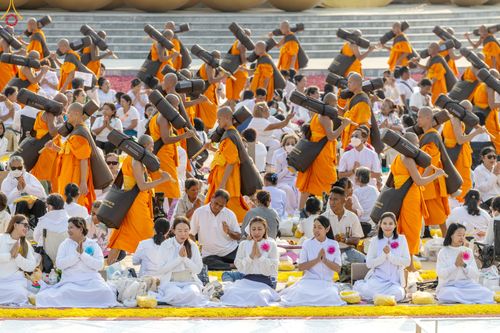 ภาพ No.299602:วันที่ 18 มกราคม พ.ศ. 2569 พิธีต้อนรับพระธรรมยาตรา (ภาพชุดที่ 2) ณ อนุสรณ์สถานลำดับที่ 5  สถานที่เผยแผ่วิชชาธรรมกายครั้งแรก อนุสรณ์สถานบางปลา วัดบางปลา อำเภอบางเลน จังหวัดนครปฐม ในโครงการธรรมยาตรา กตัญญูบูชา มหาปูชนียาจารย์ พระมงคลเทพมุนี(สด จนฺทสโร) พระ