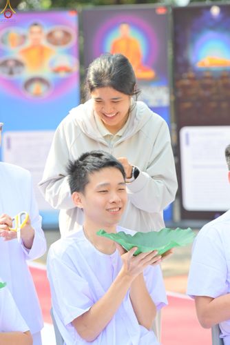 ภาพ No.280813:วันที่ 27 ธันวาคม พ.ศ. 2568  พิธีปลงผมนาคธรรมทายาท โครงการอุปสมบทหมู่บูชาธรรม 81 ปี หลวงพ่อธัมมชโย  ณ สมาคมพุทธ เขตตงช้ง ฮ่องกง