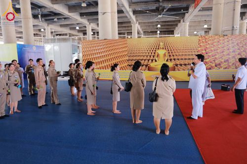 ภาพ No.311522:วันจันทร์ที่ 23 กุมภาพันธ์ พ.ศ. 2569 เปิดโลกทัศน์ผู้บริหารสถานศึกษายุคใหม่ เรียนรู้ต้นแบบการพัฒนาคนผ่านพลัง “บวร–V-Star” ผู้เข้ารับการพัฒนาตามโครงการ สพฐ. ศึกษาดูงานวัดพระธรรมกาย เสริมภาวะผู้นำคุณธรรมสู่การบริหารโรงเรียนอย่างยั่งยืน ณ อาคาร 100 ปี คุณยาย