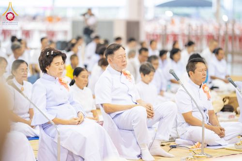 ภาพ No.279082:วันที่ 2 มกราคม พ.ศ.2569 พิธีถวายภัตตาหารเป็นสังฆทาน แด่พระธรรมยาตรา ณ วัดพระธรรมกาย ปทุมธานี ในโครงการธรรมยาตรา กตัญญูบูชา มหาปูชนียาจารย์ พระมงคลเทพมุนี(สด จนฺทสโร) พระผู้ปราบมาร อนุสรณ์สถาน 7 แห่ง ปีที่ 14