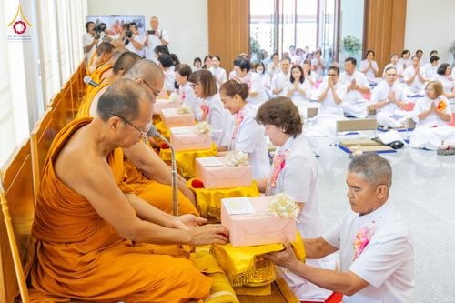 ภาพ No.336299:วันจันทร์ที่ 22 มิถุนายน พ.ศ.2569 พิธีอัญเชิญพระธรรมกาย และบรรจุพระบรมสารีริกธาตุ  ภายในเกศดอกบัวตูม องค์พระประธาน ณ อาคารสมปรารถนา วัดกลางธนรินทร์ ต.บ้านแป้ง อ.พรหมบุรี จ.สิงห์บุรี