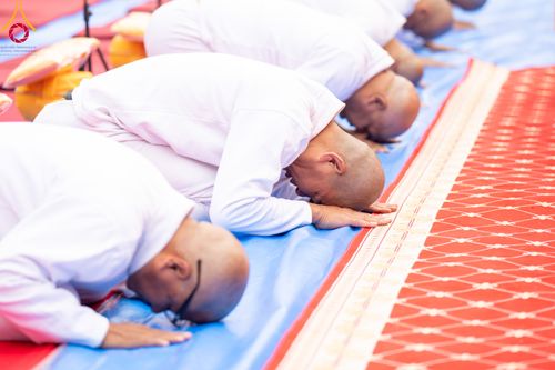 ภาพ No.313445:วันพฤหัสบดีที่ 12 มีนาคม พ.ศ. 2569 พิธีมอบบาตรและผ้าไตรในโครงการบรรพชาสามเณร 500 รูป  ณ นาคบาฮาล (Nagbahal) ประเทศเนปาล