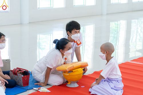 ภาพ No.79293:พิธีตัดปอยผม พิธีขอขมา มอบบาตร-ผ้าไตรนาคธรรมทายาท ในโครงการบรรพชาฟื้นฟูพระพุทธศาสนาทั่วไทย ณ ศูนย์อบรมเยาวชนนครปฐม วันเสาร์ที่ 1 เมษายน พ.ศ.2566