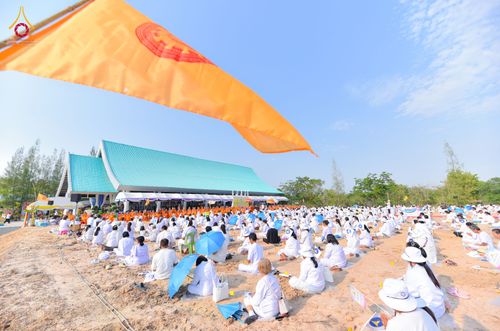 ภาพ No.327406:วันศุกร์ที่ 1 พฤษภาคม พ.ศ.2569 พิธีทอดผ้าป่า โปรยรัตนชาติ ตอกเสาเข็มมงคลต้นแรก สถาปนา “องค์พระเจดีย์เพื่อสร้างสันติภาพโลก” (แห่งแรกของภาคอีสาน) ณ ธุดงคสถานอำนาจเจริญ  อ.เมือง จ.อำนาจเจริญ