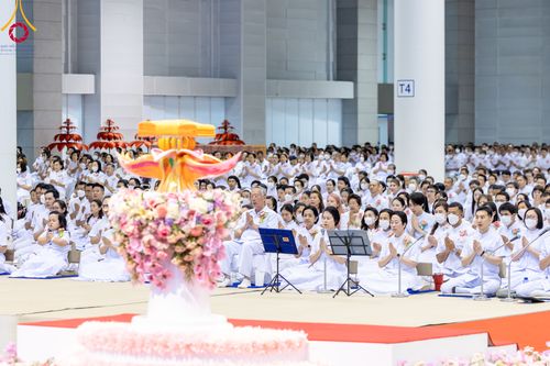 ภาพ No.92356:พิธีทอดกฐินธรรมชัยเพื่อสร้างอาคาร 115 ปี คุณยายอาจารย์มหารัตนอุบาสิกาจันทร์ ขนนกยูง อาทิตย์ต้นเดือนที่ 5 พฤศจิกายน พ.ศ. 2566 ณ วัดพระธรรมกาย จ.ปทุมธานี