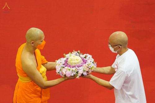 ภาพ No.81618:พิธีหล่อพระประธานเพื่อประดิษฐาน ณ ห้องแก้วสารพัดนึก 2 เนื่องในวันวิสาขบูชา วันเสาร์ที่ 3 มิถุนายน 2566 ณ วัดพระธรรมกาย จ.ปทุมธานี