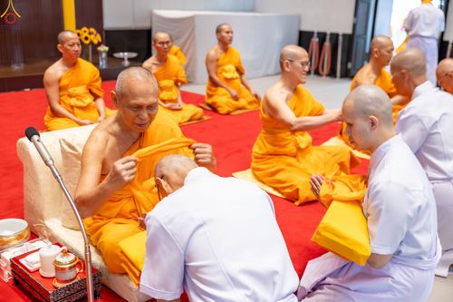 ภาพ No.350859:วันที่ 19 กันยายน พ.ศ.2569 พิธีบรรพชาอุปสมบท โครงการอุปสมบทหมู่บูชาธรรม ครบรอบ 109 ปี วันครูผู้ค้นพบวิชชาธรรมกาย ณ โบสถ์พระไตรปิฏก วัดพระธรรมกาย
