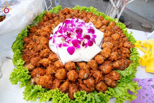 ภาพ No.293806:วันที่ 14 มกราคม พ.ศ. 2569  พิธีถวายภัตตาหารเป็นสังฆทาน แด่พระธรรมยาตรา  ณ วัดสองพี่น้อง ต.ต้นตาล อ.สองพี่น้อง จ.สุพรรณบุรี  ในโครงการธรรมยาตรา กตัญญูบูชา มหาปูชนียาจารย์  พระมงคลเทพมุนี(สด จนฺทสโร) พระผู้ปราบมาร  อนุสรณ์สถาน 7 แห่ง ปีที่ 14