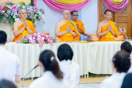 ภาพ No.294848:วันที่ 15 มกราคม พ.ศ. 2569 พิธีถวายภัตตาหารเป็นสังฆทาน แด่พระธรรมยาตรา ณ วัดโบสถ์บน ต.บางคูเวียง จ.นนทบุรี อนุสรณ์สถานลำดับที่ 4 สถานที่เกิดด้วยกายธรรม ในโครงการธรรมยาตรา กตัญญูบูชา มหาปูชนียาจารย์ พระมงคลเทพมุนี(สด จนฺทสโร) พระผู้ปราบมาร อนุสรณ์สถาน 7 แ