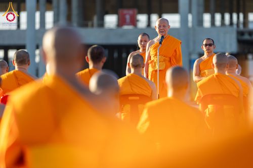 ภาพ No.285297:วันจันทร์ที่ 15 ธันวาคม พ.ศ.2568  บันทึกภาพหมู่ประวัติศาสตร์ โครงการบรรพชาอุปสมบทหมู่  รุ่นบูชาธรรมมหาปูชนียาจารย์ ประจำปี 2568 ณ ลานธรรมมหาธรรมกายเจดีย์ วัดพระธรรมกาย