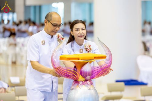 ภาพ No.215642:วันอาทิตย์ต้นเดือนที่ 6 เมษายน พ.ศ. 2568 ขบวนอัญเชิญผ้าป่าสมทบ มหาสังฆทาน 40,000 กว่าวัดทั่วประเทศ ณ สภาธรรมกายสากล วัดพระธรรมกาย