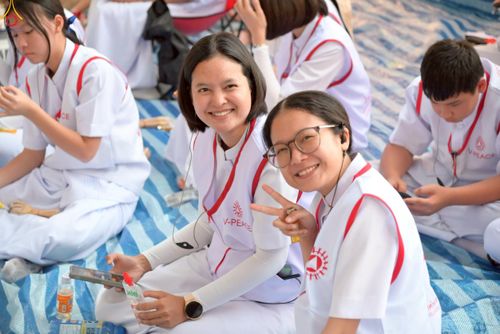 ภาพ No.301424:ภาพเบื้องหลังอาสาสมัครรวมใจ ชุดที่ 4 ในโครงการธรรมยาตรา กตัญญูบูชา มหาปูชนียาจารย์ พระมงคลเทพมุนี(สด จนฺทสโร) พระผู้ปราบมาร อนุสรณ์สถาน 7 แห่ง ปีที่ 14