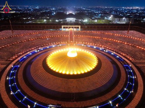 ภาพ No.312433:วันอังคารที่ 3 มีนาคม พ.ศ.2569 พิธีเวียนประทักษิณและจุดมาฆประทีป (ภาพชุดที่ 2) ณ ลานธรรมพระมหาธรรมกายเจดีย์ วัดพระธรรมกาย