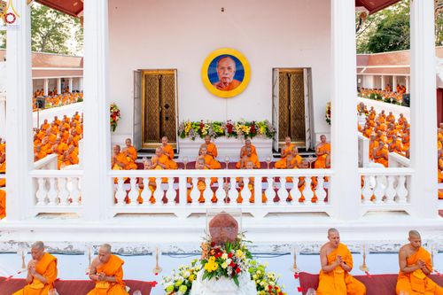 ภาพ No.296994:วันที่ 17 มกราคม พ.ศ. 2569 พิธีจุดประทีปถวายเป็นพุทธบูชา และบูชาธรรมมหาปูชนียาจารย์  ณ วัดโบสถ์บน ต.บางคูเวียง จ.นนทบุรี อนุสรณ์สถานลำดับที่ 4 สถานที่เกิดด้วยกายธรรม ในโครงการธรรมยาตรา กตัญญูบูชา มหาปูชนียาจารย์ พระมงคลเทพมุนี(สด จนฺทสโร) พระผู้ปราบมาร อ