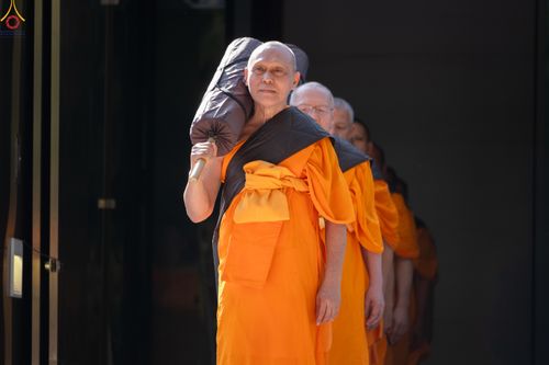 ภาพ No.292781:วันที่ 11 มกราคม พ.ศ. 2569 พิธีต้อนรับพระธรรมยาตรา ณ อนุสรณ์สถานลำดับที่ 3 สถานที่เกิดในเพศสมณะ วัดสองพี่น้อง อำเภอสองพี่น้อง จังหวัดสุพรรณบุรี ในโครงการธรรมยาตรา กตัญญูบูชา มหาปูชนียาจารย์ พระมงคลเทพมุนี(สด จนฺทสโร) พระผู้ปราบมาร อนุสรณ์สถาน 7 แห่ง ปีที