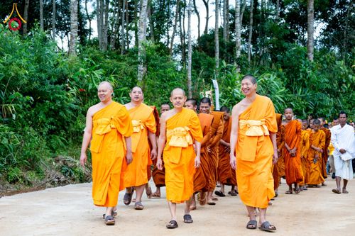 ภาพ No.173245:พิธีทอดกฐินต่างประเทศ ในนามหลวงพ่อธัมมชโย ณ วัดสิริวิเวก เพื่อถวายที่ดินส่วนขยาย 200 ไร่ แขวงจำปาสัก สปป. ลาว วันพุธที่ 30 ตุลาคม พ.ศ. 2567