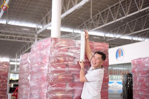 ภาพ No.214297:วันที่ 29 มีนาคม พ.ศ.2568 กิจกรรมใส่ถุงซิปกล่องไทยธรรม เพื่อรักษาความประณีตของกล่องไทยธรรม ในทุกสภาพอากาศ ณ บ้านแก้วเรือนทองคุณยาย วัดพระธรรมกาย