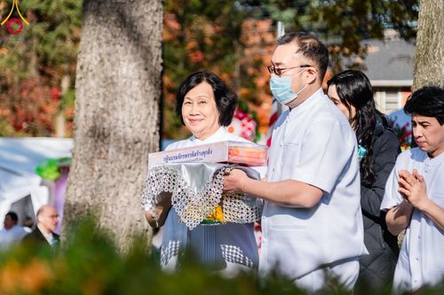 ภาพ No.100735:พิธีทอดกฐินบรมจักรพรรดิสร้างทุกสิ่ง  ณ วัดพระธรรมกายนิวเจอร์ซี ประเทศสหรัฐอเมริกา วันอาทิตย์ ที่ 19 พฤศจิกายน พ.ศ 2566