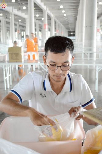 ภาพ No.246657:วันที่ 12 กันยายน พ.ศ. 2568 การเก็บงาน จัดเก็บไฟ LED ของเจ้าหน้าที่ทุกสถานะ ณ วิหารคด วัดพระธรรมกาย