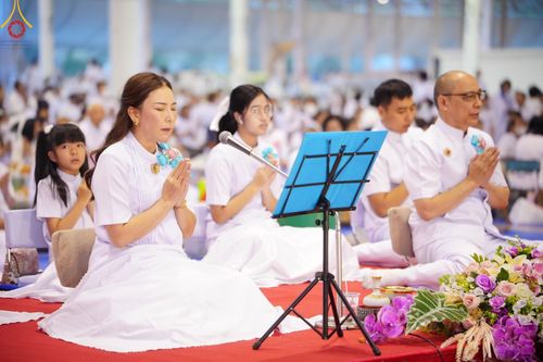 ภาพ No.205818:พิธีตักบาตร และ พิธีบูชาข้าวพระ ในวันอาทิตย์ต้นเดือน 2 กุมภาพันธ์ พ.ศ. 2568 ณ สภาธรรมกายสากล วัดพระธรรมกาย