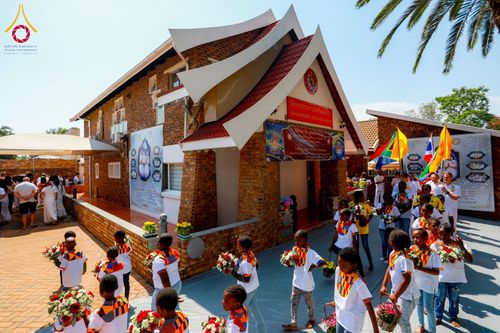 ภาพ No.176614:พิธีทอดกฐินแห่งทวีปแอฟริกา ณ วัดพระธรรมกายโจฮันเนสเบิร์ก สาธารณรัฐแอฟริกาใต้ วันอาทิตย์ที่ 20 ตุลาคม พ.ศ. 2567