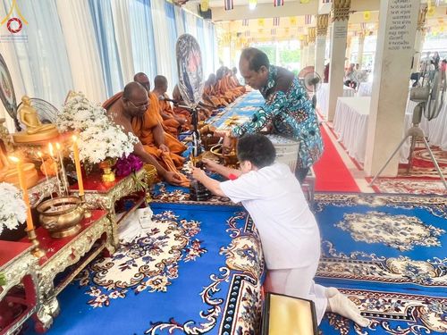 ภาพ No.170871:พิธีทอดกฐิน ณ วัดโป่งเหาะ จ.ราชบุรี ในโครงการกฐินสามัคคีทั่วไทย 30,000 วัด บูชาธรรม 80 ปี หลวงพ่อธัมมชโย โดยคณะศิษยานุศิษย์วัดพระธรรมกาย วันที่ 27 ตุลาคม พ.ศ. 2567