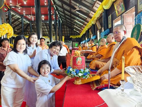 ภาพ No.173556:พิธีทอดกฐิน ณ วัดจำปี จ.สุพรรณบุรี ในโครงการกฐินสามัคคีทั่วไทย 30,000 วัด บูชาธรรม 80 ปี หลวงพ่อธัมมชโย โดยคณะศิษยานุศิษย์วัดพระธรรมกาย วันที่ 27 ตุลาคม พ.ศ. 2567