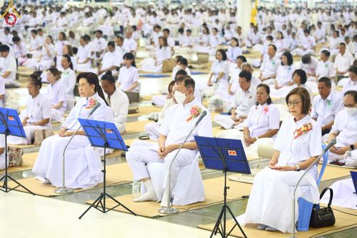 ภาพ No.219367:วันอังคารที่ 22 เมษายน พ.ศ. 2568 พิธีมอบปัจจัยช่วยเหลือครู 4 จังหวัดชายแดนภาคใต้ , พิธีกล่าวคำถวายอุปกรณ์ เพื่อเตรียมการต้อนรับคณะสงฆ์ฯ , พิธีกล่าวคำถวายภัตตาหารเป็นสังฆทาน , คณะสงฆ์ฉันภัตตาหารเพล  เนื่องในวันคุ้มครองโลก พิธีถวายมหาสังฆทานแด่คณะสงฆ์