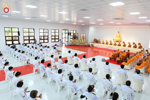 ภาพ No.194723:พิธีเจริญพระพุทธมนต์ และทำบุญตักบาตร ถวายพระราชกุศล แด่พระบาทสมเด็จพระเจ้าอยู่หัว เนื่องในโอกาสพระราชพิธีสมมงคล พระชนมายุเท่าพระบาทสมเด็จพระพุทธยอดฟ้าจุฬาโลกมหาราช สมเด็จพระปฐมบรมกษัตริยาธิราชแห่งพระราชวงศ์จักรี พุทธศักราช 2568 วันที่ 14 มกราคม พ.ศ. 2568