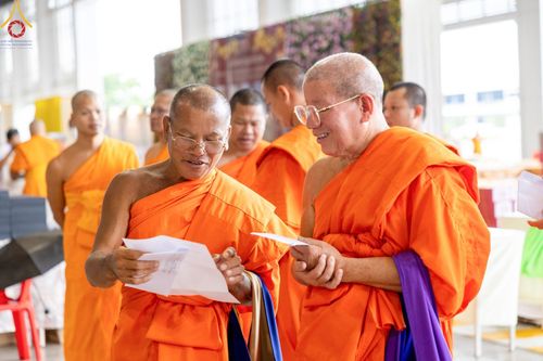 ภาพ No.146745:การต้อนรับพระสังฆาธิการ 2,000 กว่าวัดทั่วประเทศ และพิธีบูชาข้าวพระ เนื่องในวันสมาธิโลก วันอาทิตย์ที่ 4 สิงหาคม พ.ศ. 2567 ณ สภาธรรมกายสากล วัดพระธรรมกาย