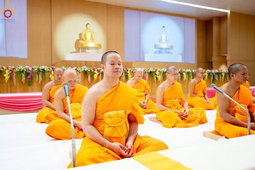 ภาพ No.136844:พิธีถวายหนังสือธรรมะ บาลี นักธรรม ทางก้าวหน้า ณ ห้องแก้วสารพัดนึก 2 วัดพระธรรมกาย วันเสาร์ที่ 11 พฤษภาคม พ.ศ. 2567