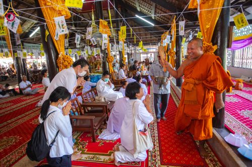 ภาพ No.169973:พิธีทอดกฐิน ณ วัดเขาสมอระบัง จ.เพชรบุรี ในโครงการกฐินสามัคคีทั่วไทย 30,000 วัด บูชาธรรม 80 ปี หลวงพ่อธัมมชโย โดยคณะศิษยานุศิษย์วัดพระธรรมกาย วันที่ 26 ตุลาคม พ.ศ. 2567