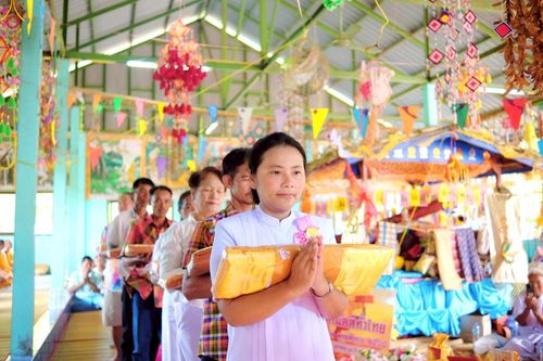 ภาพ No.259088:วันที่ 18 ตุลาคม พ.ศ. 2568 พิธีทอดกฐินสามัคคีทั่วไทย 30,000 วัด โดยคณะศิษยานุศิษย์ บูชาธรรม 81 ปี หลวงพ่อธัมมชโย ณ วัดสว่างอารมณ์  อ.แคนดง จ.บุรีรัมย์