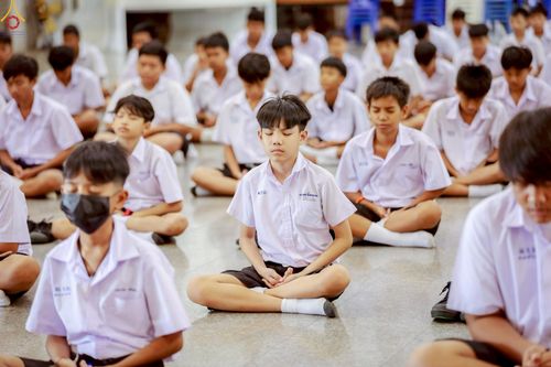 ภาพ No.246358:วันที่ 8-9 กันยายน พ.ศ. 2568 ศูนย์ปฏิบัติธรรมสมุทรปราการ นำทีมจัดอบรมโครงการอบรมคุณธรรม , จริยธรรม ในหัวข้อ การค้นพบศักยภาพในตนเอง เพื่อพัฒนานิสัย ผ่านนวัตกรรมความดีสากล ณ โรงเรียนวัดราษฎ์บูรณะ ต.บางปลา อ.บางพลี จ.สมุทรปราการ