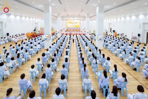 ภาพ No.221823:โครงการปฏิบัติธรรมอบรมศีลธรรม “บวชอุบาสิกาแก้ว” ถวายเป็นพระราชกุศลแด่พระบาทสมเด็จพระเจ้าอยู่หัว เนื่องในโอกาสมหามงคล “วันฉัตรมงคล”  ระหว่างวันที่ 2 – 4 พฤษภาคม 2568  ณ อาคาร 115 ปี คุณยายอาจารย์ฯ